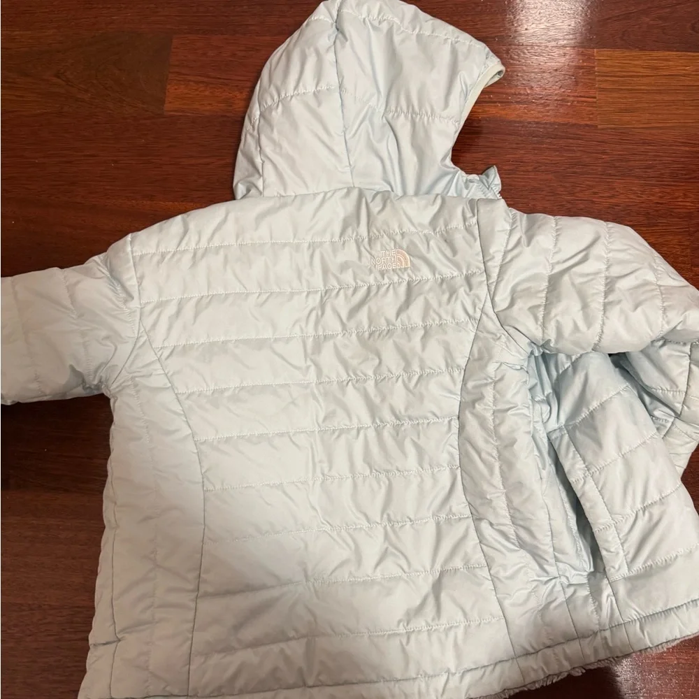 The North Face Reversible Gray Quilted Puffer Jacket - Picture 5 of 8